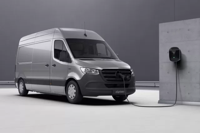 Mercedes-Benz: Electric & Hybrid Vans Redefine Van Life